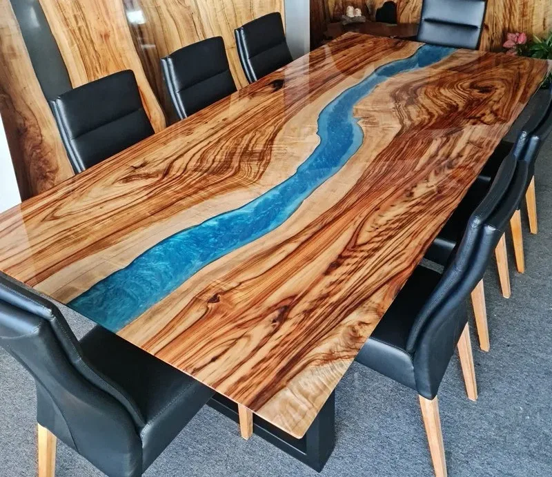 Grande table à manger rivière, résine bleue, avec dix chaises