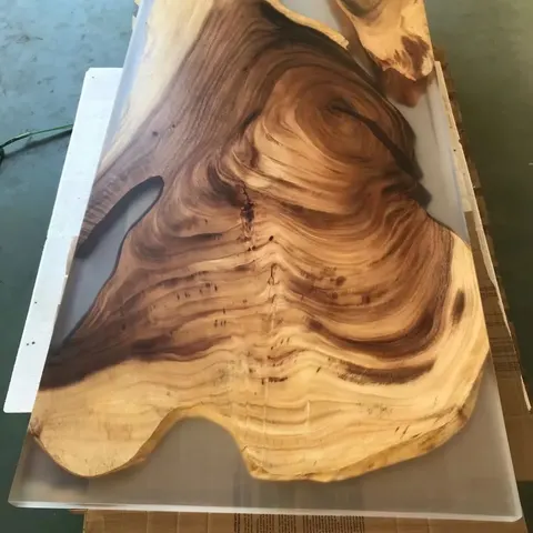 Plateau de table en bois massif de forme libre Arguenon — plateaux en bois massif