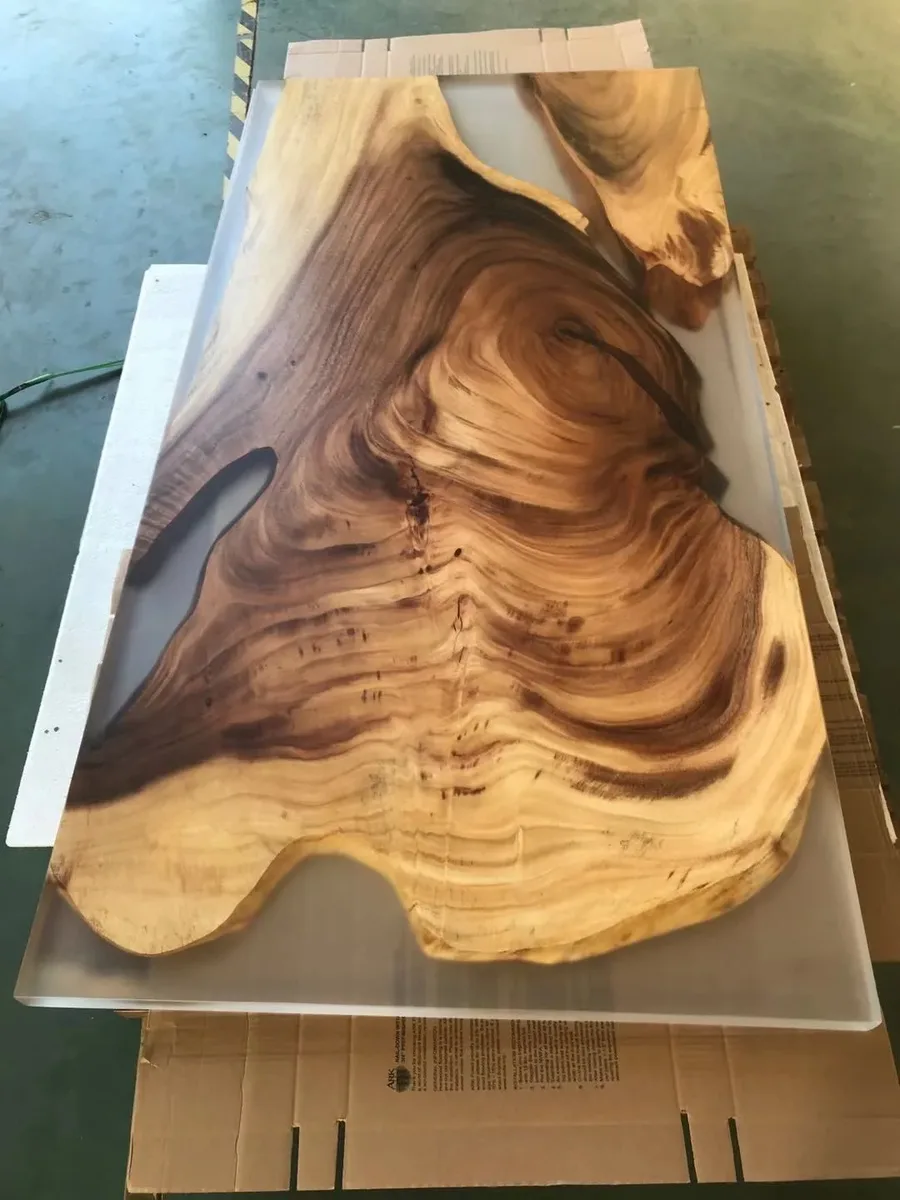 Plateau de table en bois massif de forme libre Arguenon — ATELIER RIVIÈRE, fabrication à la commande