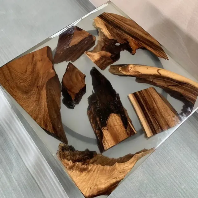 Plateau de table epoxy carré Andelle, résine transparente — plateaux epoxy