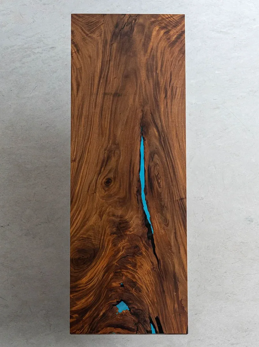 Plateau de table epoxy Chéran, résine verte — ATELIER RIVIÈRE, fabrication à la commande