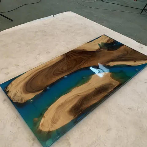 Plateau de table epoxy Erdre, résine bleue — plateaux epoxy