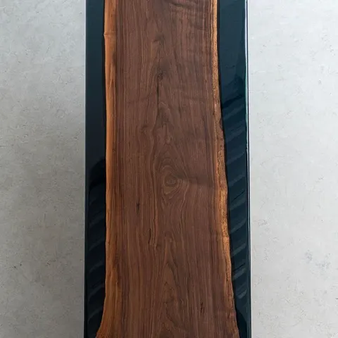 Plateau de table epoxy Isère, résine noire — plateaux epoxy