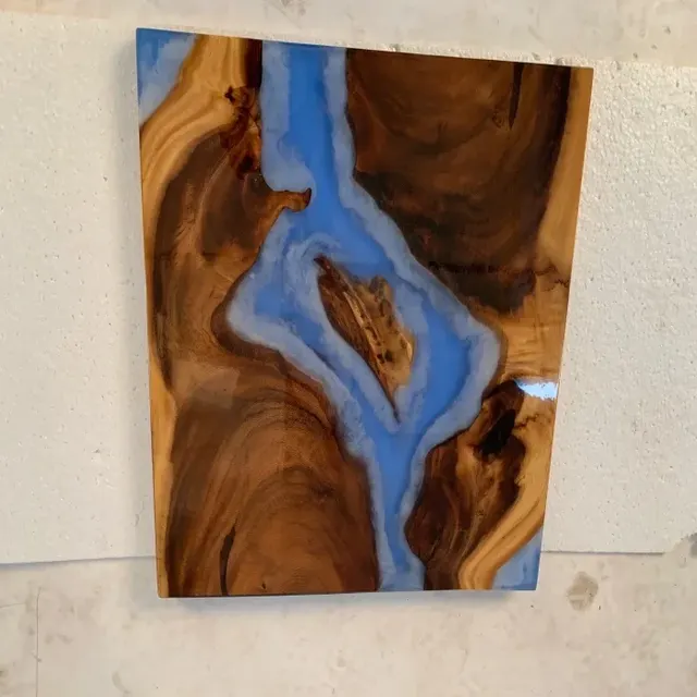 Plateau de table epoxy Loir, résine bleue — plateaux epoxy