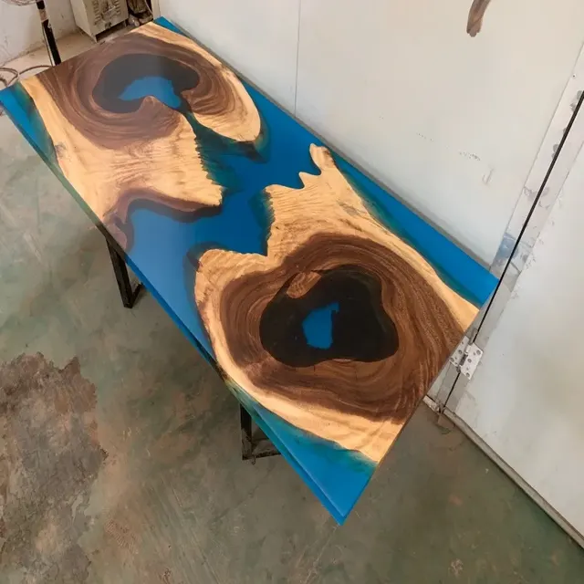 Plateau de table epoxy Marne, résine bleue — plateaux epoxy