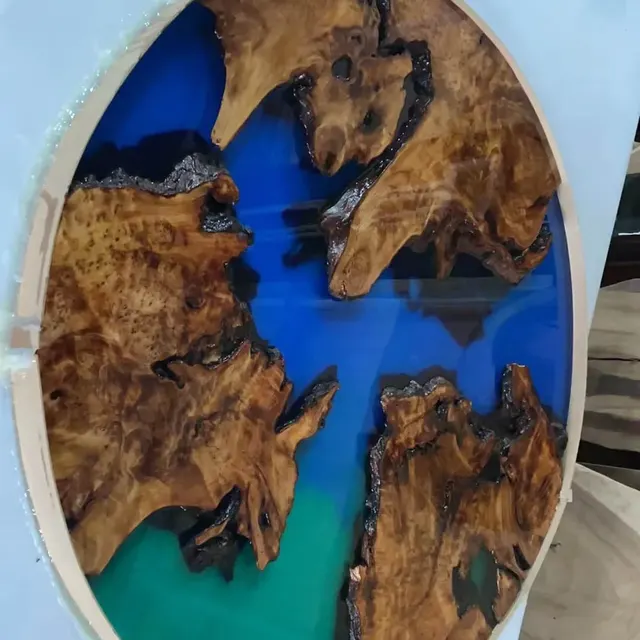 Plateau de table epoxy rond Huisne, résine bleue — plateaux epoxy