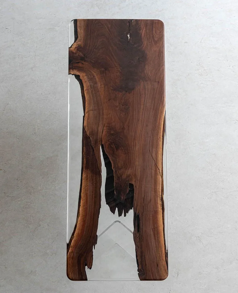 Plateau de table epoxy Sélune, résine transparente — ATELIER RIVIÈRE, fabrication à la commande