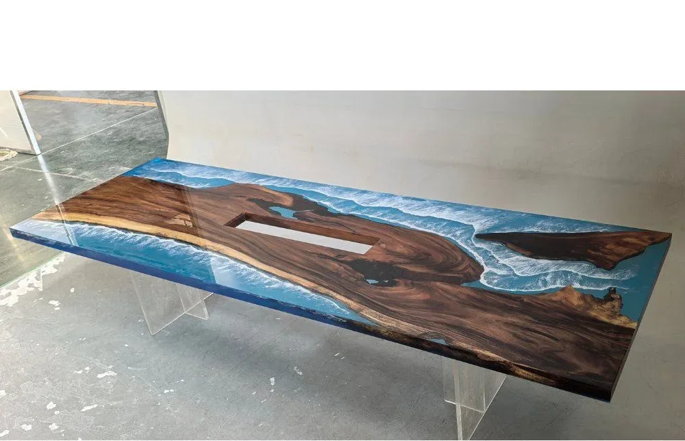 Plateau de table océan Baïse, résine bleue — ATELIER RIVIÈRE, fabrication à la commande