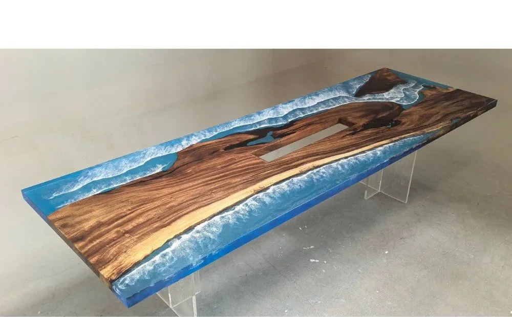 Plateau de table océan Gers, résine bleue — ATELIER RIVIÈRE, fabrication à la commande