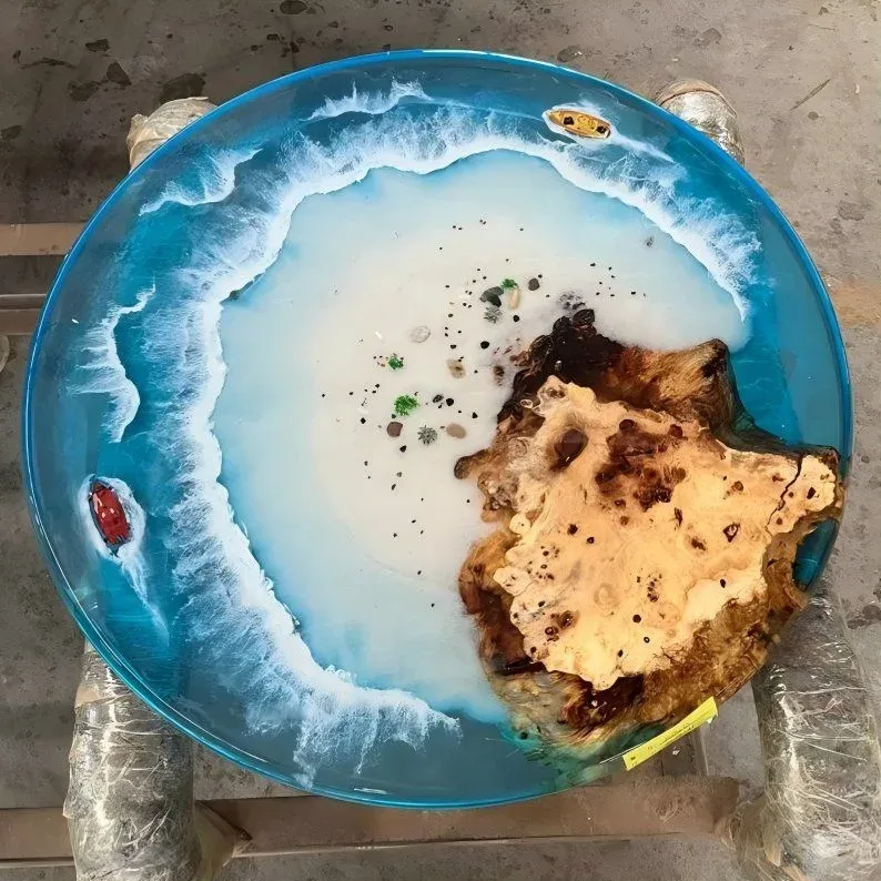 Plateau de table océan rond Saône, résine bleue — ATELIER RIVIÈRE, fabrication à la commande