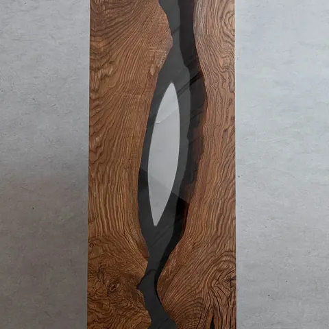 Plateau de table rivière Arc, résine noire — plateaux epoxy