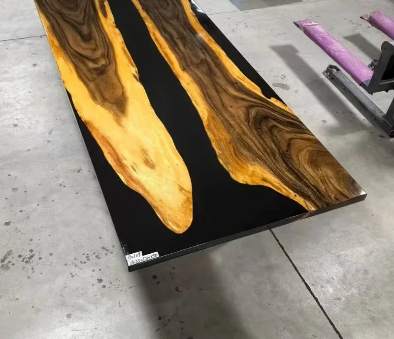Plateau de table rivière Ariège, résine noire — ATELIER RIVIÈRE, fabrication à la commande