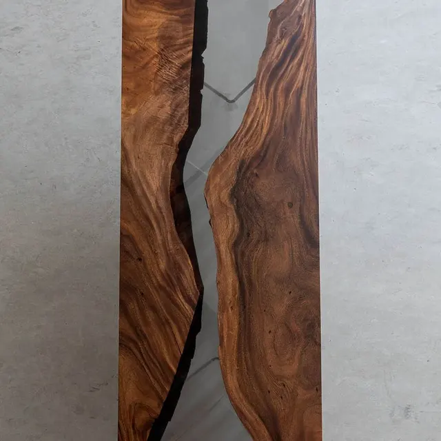Plateau de table rivière Arly, résine transparente — plateaux epoxy