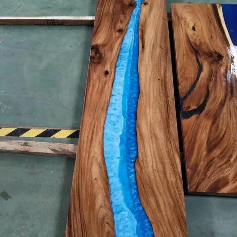 Plateau de table rivière Aube, résine bleue — plateaux epoxy