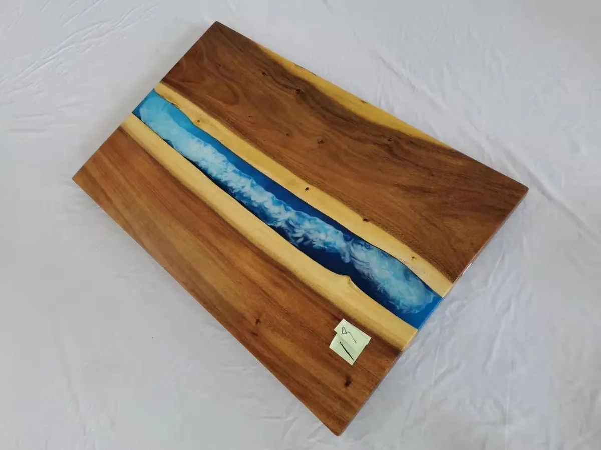 Plateau de table rivière Authie, résine bleue — ATELIER RIVIÈRE, fabrication à la commande