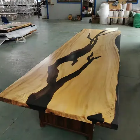 Plateau de table rivière Gapeau, résine noire — plateaux epoxy