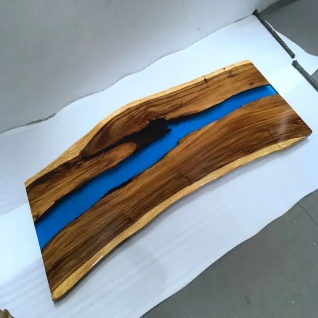 Plateau de table rivière Ill, résine bleue — plateaux epoxy