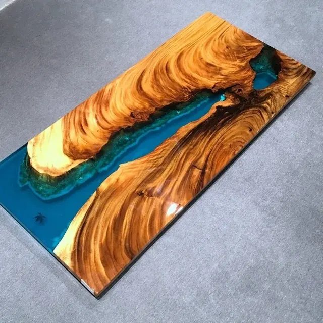 Plateau de table rivière Jaudy, résine bleue — plateaux epoxy