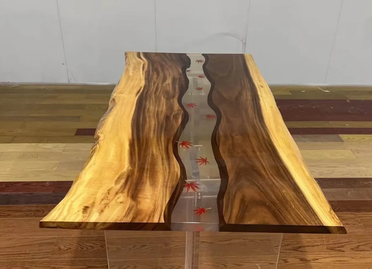 Plateau de table rivière Lanterne, résine transparente, vue 2 sur 2