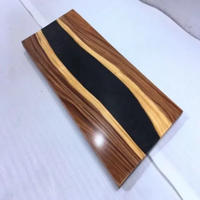 Plateau de table rivière Meuse, résine noire — plateaux epoxy