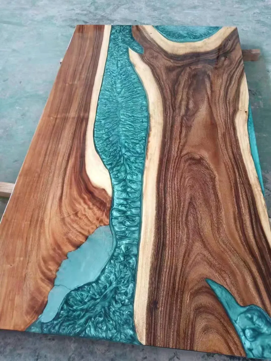 Plateau de table rivière Odet, résine verte — ATELIER RIVIÈRE, fabrication à la commande