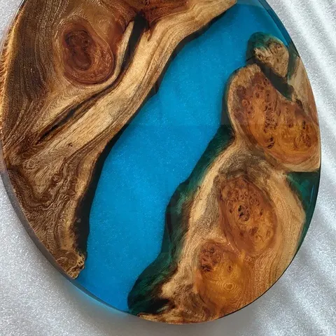 Plateau de table rivière rond Moselle, résine bleue — plateaux epoxy