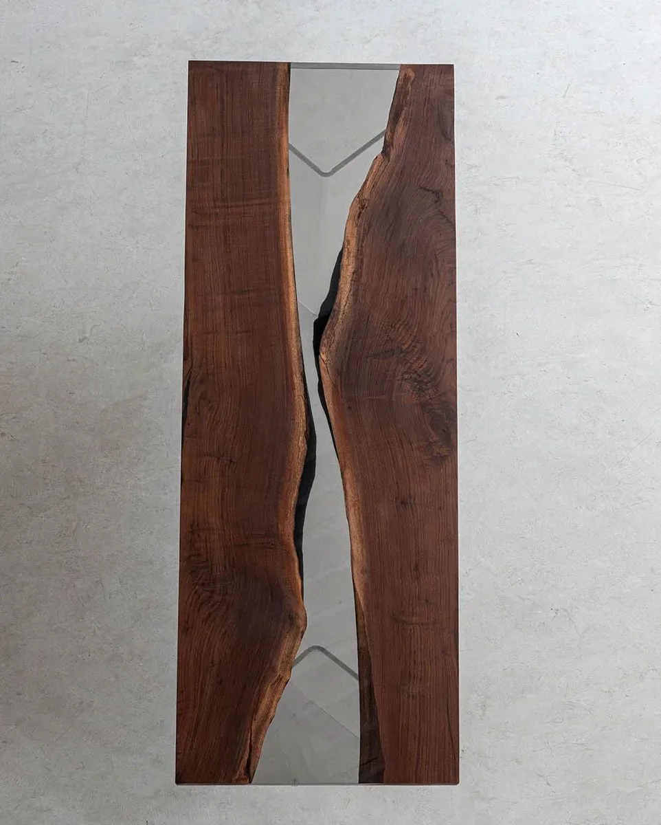 Plateau de table rivière Siagne, résine transparente — ATELIER RIVIÈRE, fabrication à la commande