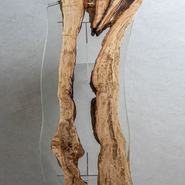 Plateau de table rivière Vidourle teinte chêne, résine transparente — plateaux epoxy