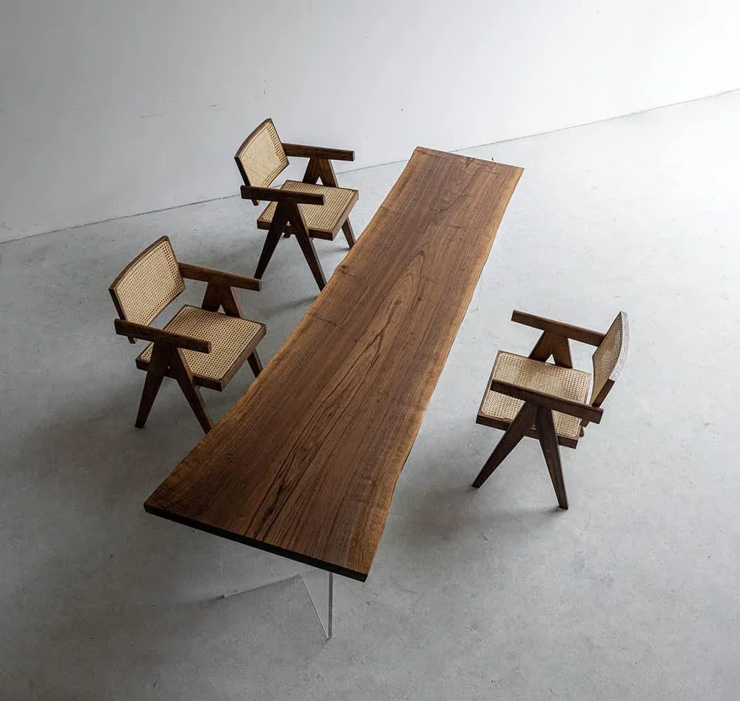 Table à manger en bois massif Adour teinte noyer — ATELIER RIVIÈRE, fabrication à la commande