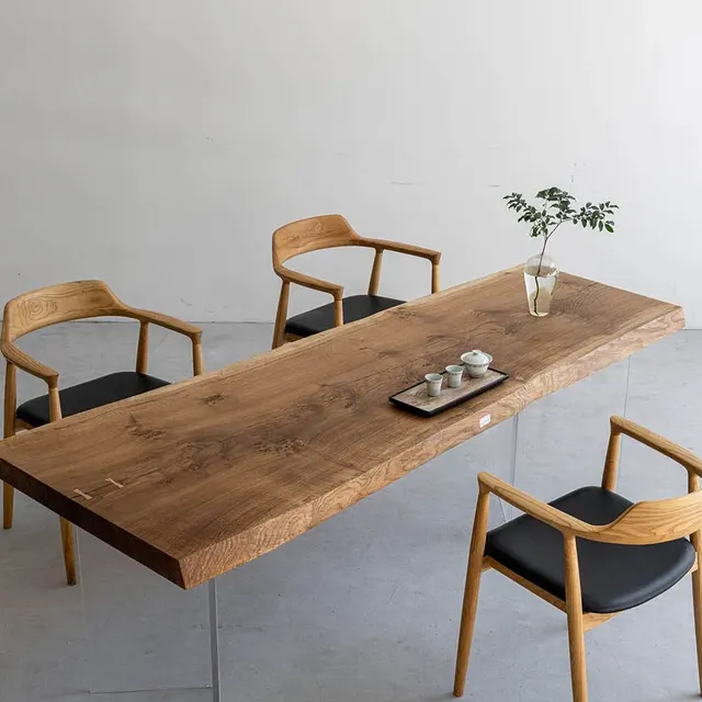 Table à manger en bois massif Ariège teinte chêne — tables à manger en bois massif