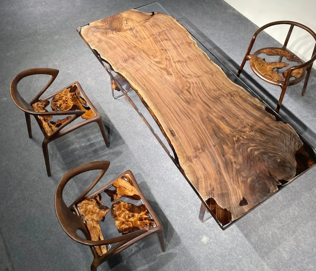 Table à manger en bois massif Avre — ATELIER RIVIÈRE, fabrication à la commande