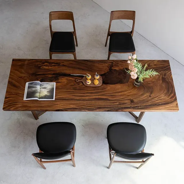Table à manger en bois massif Bévéra — tables à manger en bois massif
