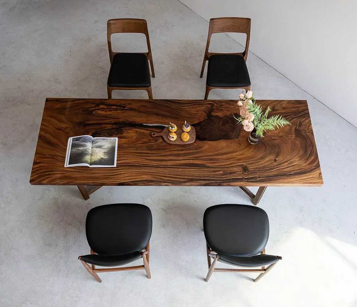 Table à manger en bois massif Bévéra — ATELIER RIVIÈRE, fabrication à la commande
