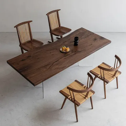 Table à manger en bois massif Bléone teinte noyer — tables à manger en bois massif