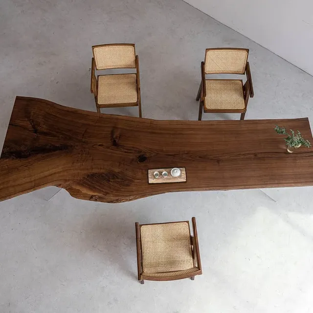 Table à manger en bois massif Caramy — tables à manger en bois massif