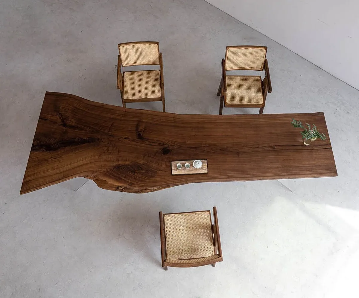 Table à manger en bois massif Caramy — ATELIER RIVIÈRE, fabrication à la commande