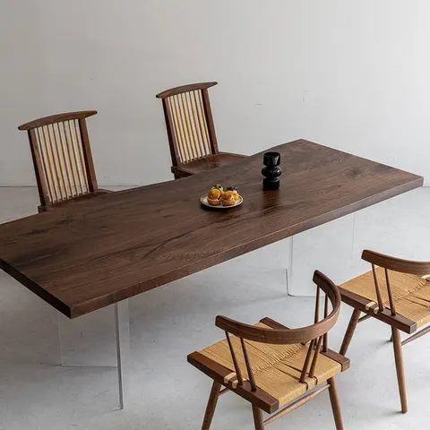 Table à manger en bois massif Cher teinte noyer — tables à manger en bois massif