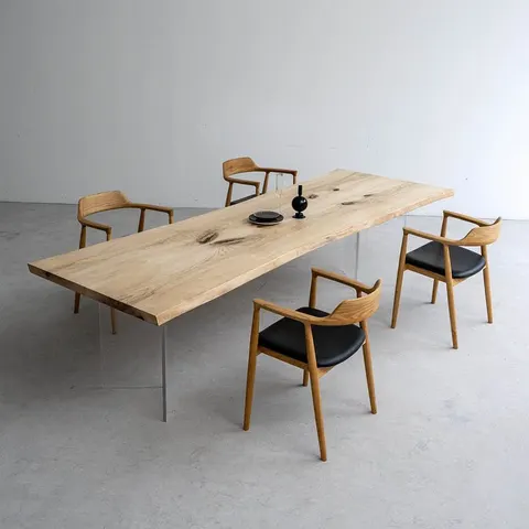 Table à manger en bois massif Cure teinte chêne