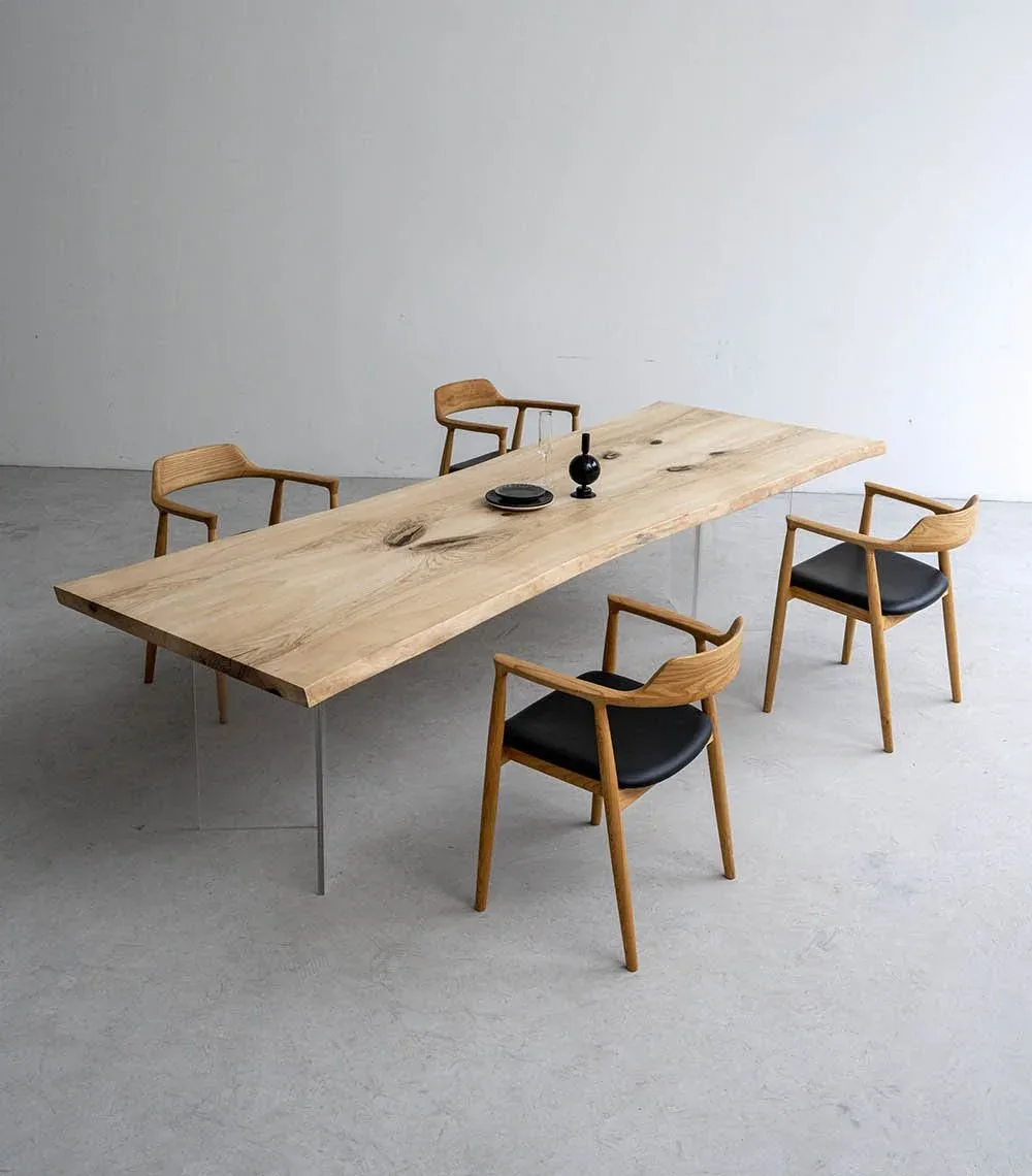 Table à manger en bois massif Cure teinte chêne — ATELIER RIVIÈRE, fabrication à la commande