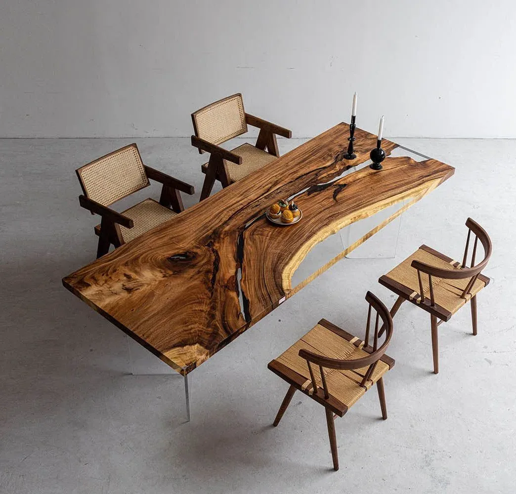 Table à manger en bois massif Dordogne teinte noyer — ATELIER RIVIÈRE, fabrication à la commande