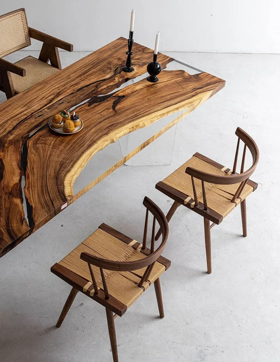 Table à manger en bois massif Dordogne teinte noyer, vue 3 sur 4