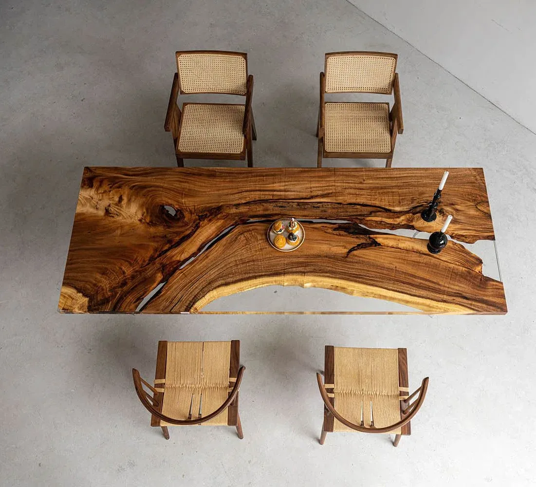 Table à manger en bois massif Dordogne teinte noyer, vue 4 sur 4