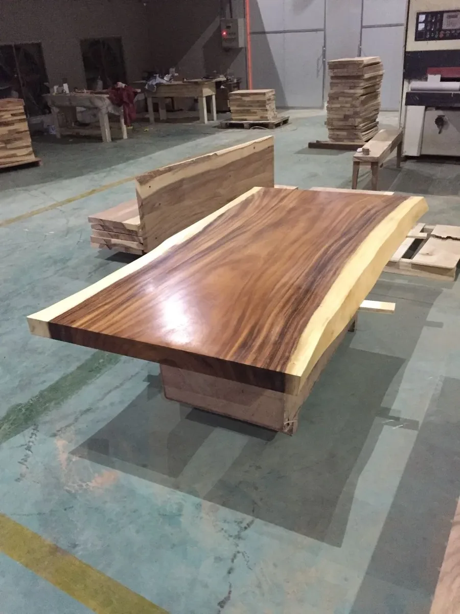 Table à manger en bois massif Eure — ATELIER RIVIÈRE, fabrication à la commande
