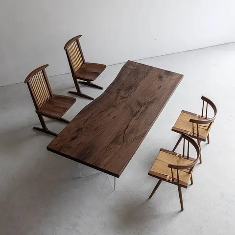 Table à manger en bois massif Eyrieux teinte noyer — tables à manger en bois massif
