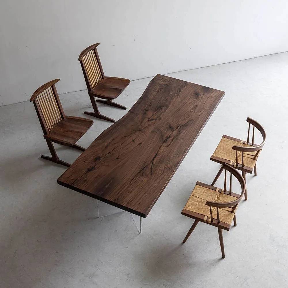 Table à manger en bois massif Eyrieux teinte noyer — ATELIER RIVIÈRE, fabrication à la commande