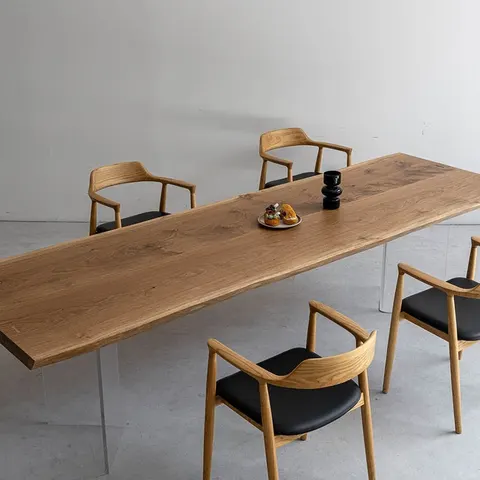 Table à manger en bois massif Gartempe teinte chêne — tables à manger en bois massif
