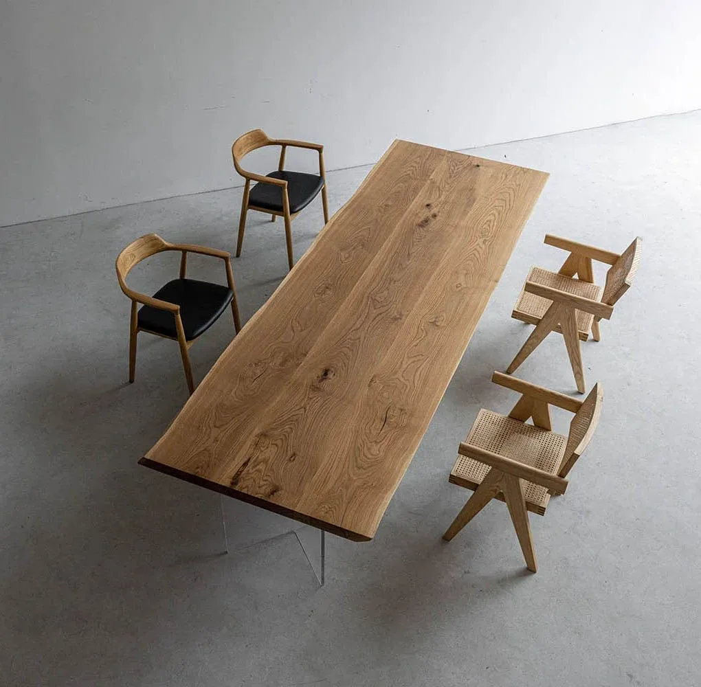 Table à manger en bois massif Gimone teinte chêne — ATELIER RIVIÈRE, fabrication à la commande