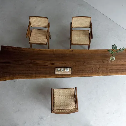 Table à manger en bois massif Issole — tables à manger en bois massif