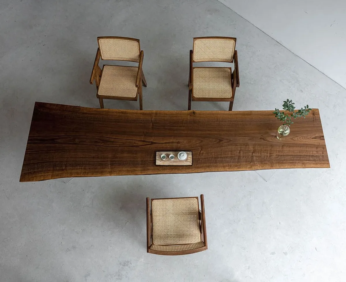 Table à manger en bois massif Issole — ATELIER RIVIÈRE, fabrication à la commande