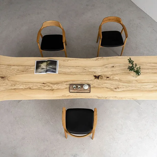 Table à manger en bois massif Lignon teinte chêne — tables à manger en bois massif
